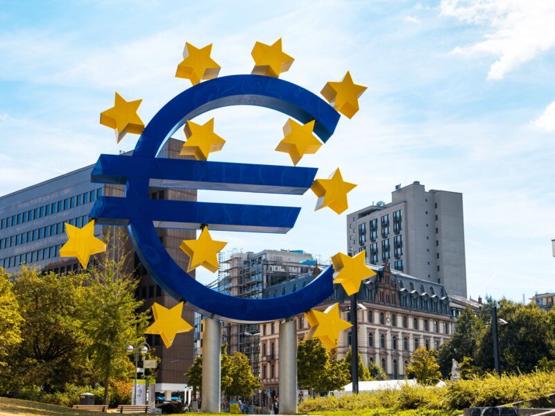 Európska centrálna banka ponecháva sadzby bez zmeny