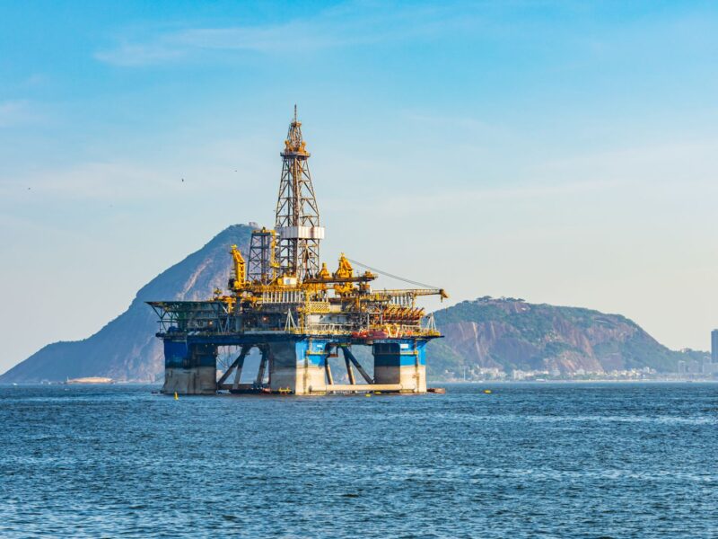 OPEC+ balansuje na hrane produkčných možností